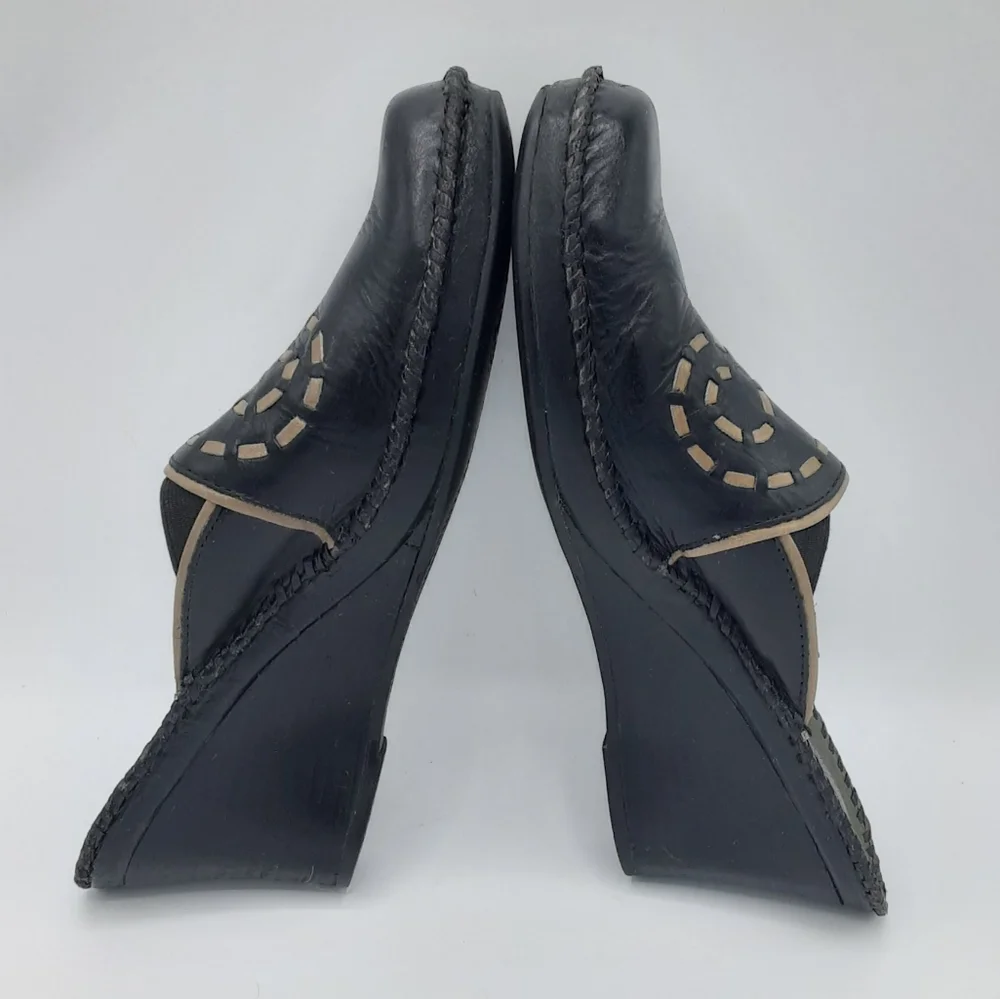 Clarks Artisian Black Leather Wedge Heel Mule Shoe.  Size 8M.
